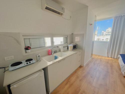 Kitchen, The Symphony of the Breeze in Netanya Kitchen, The Symphony of the Breeze in Netanya