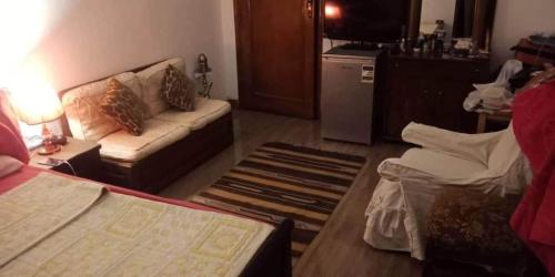 apartment pyramid view