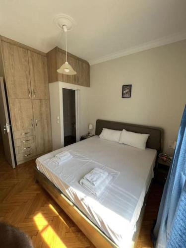 Beautiful 2-Bedroom Apartment close to Metro