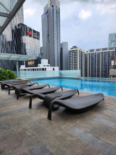 Swimming pool, LOT 163 6 min walk to Petronas Twin Tower KLCC in Kuala Lumpur Swimming pool, LOT 163 6 min walk to Petronas Twin Tower KLCC in Kuala Lumpur