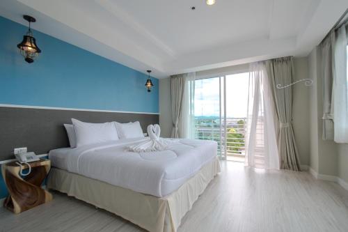 Prachuap Grand Hotel in Prachuap Khiri Khan City Center Prachuap Grand Hotel in Prachuap Khiri Khan City Center