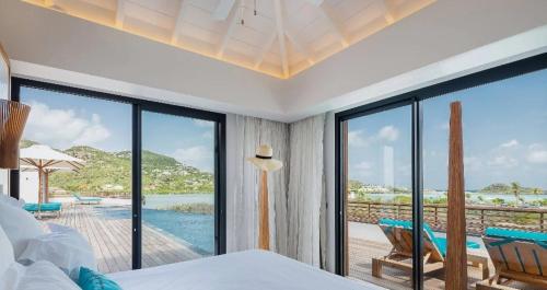 Modern & Warm 5 BR Villa with Infinity Pool in 마리고트 Modern & Warm 5 BR Villa with Infinity Pool in 마리고트