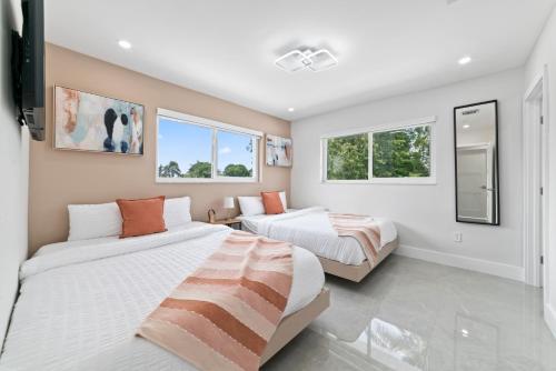 Ultimate Vacation Retreat heated pool & Mini Golf L63 in Country Club Ultimate Vacation Retreat heated pool & Mini Golf L63 in Country Club