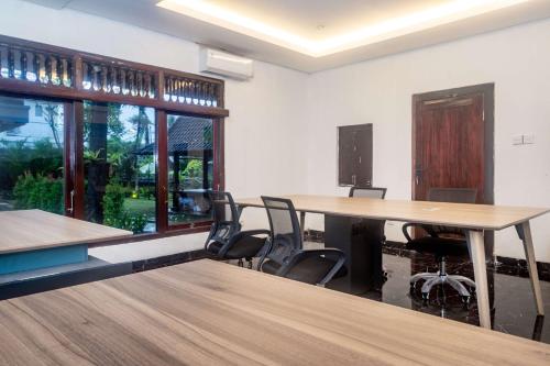 Business center, Batuan Village in Keramas Business center, Batuan Village in Keramas