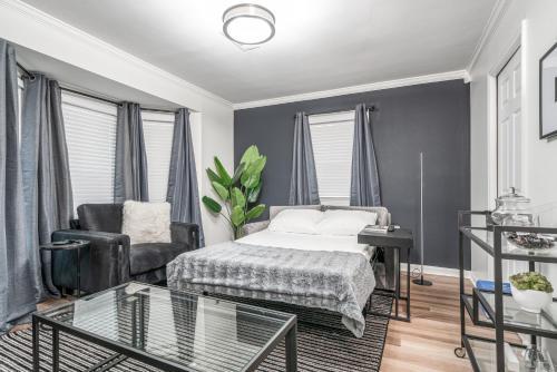 Luxe Home Near Braves Stadium in Smyrna (GA) Luxe Home Near Braves Stadium in Smyrna (GA)