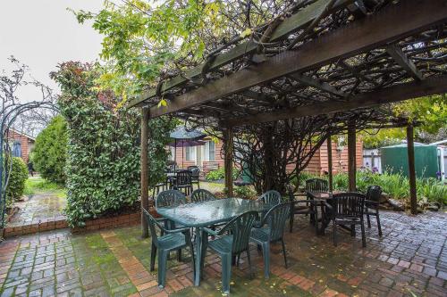 This photo about Emeu Inn Bed & Breakfast shared on HyHotel.com