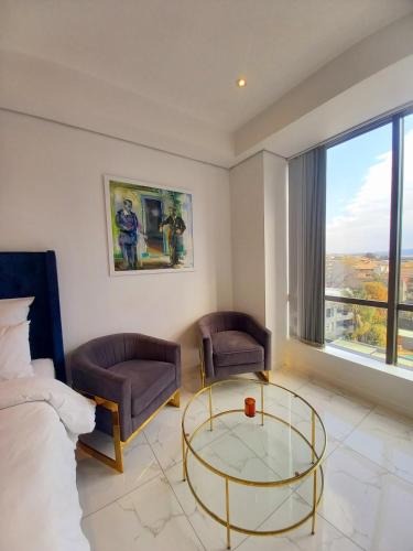 Sandton Skye Executive Suite-2
