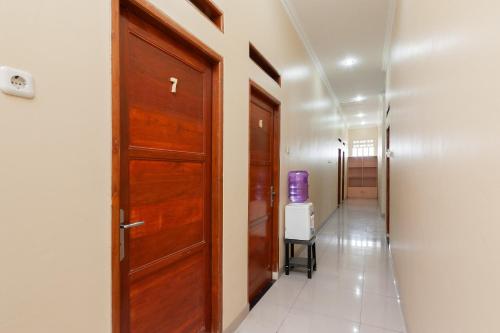 Facilities, RedDoorz Syariah near Lemahabang Station near Lemahabang Railway Station Facilities, RedDoorz Syariah near Lemahabang Station near Lemahabang Railway Station