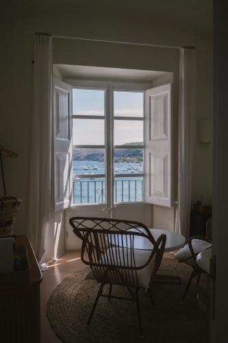 Can Set in Cadaques Can Set in Cadaques