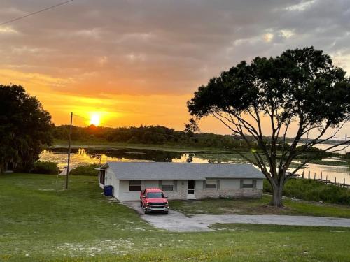 Lakefront , Recreation and Relaxation !