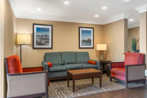 Előcsarnok, Comfort Inn Arcata near Arcata repülőtér Előcsarnok, Comfort Inn Arcata near Arcata repülőtér