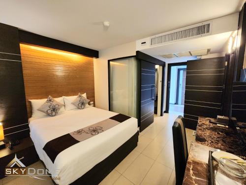 Sky Dome Resotel near Royal Thai Army Sky Dome Resotel near Royal Thai Army