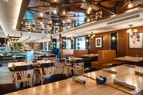 Їжа та напої, The Kingsley Bloomfield Hills - a DoubleTree by Hilton in Bloomfield Hills Їжа та напої, The Kingsley Bloomfield Hills - a DoubleTree by Hilton in Bloomfield Hills