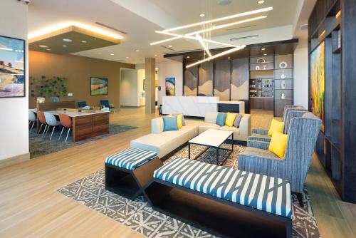 Fojė, Hyatt House Vacaville in Vakavilis (CA) Fojė, Hyatt House Vacaville in Vakavilis (CA)