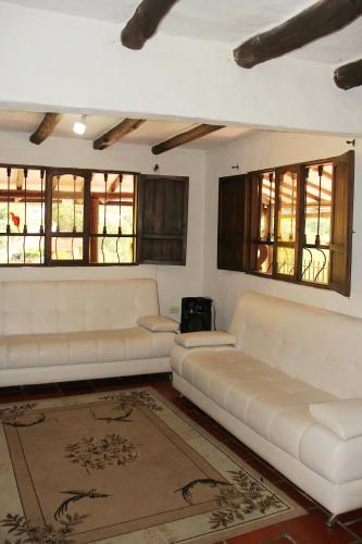 Encantadora cabana con piscina y jacuzzi en San Gil in San Gil Encantadora cabana con piscina y jacuzzi en San Gil in San Gil