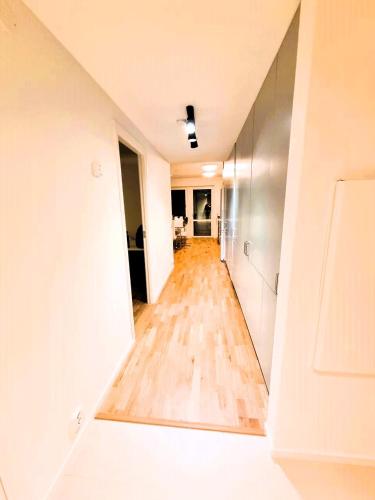 Entrance, Private Family Room in a shared apartment - close to nature in Bro Entrance, Private Family Room in a shared apartment - close to nature in Bro