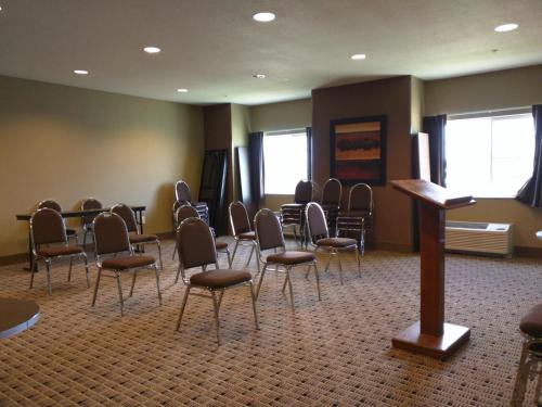 Business center, Microtel Inn & Suites by Wyndham Minot in Minot (ND) Business center, Microtel Inn & Suites by Wyndham Minot in Minot (ND)