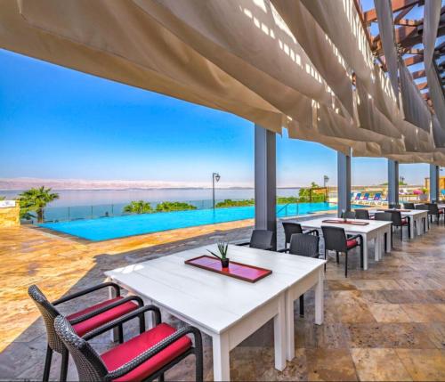 المطعم, Crowne Plaza Jordan Dead Sea Resort & Spa By IHG in البحر الميت المطعم, Crowne Plaza Jordan Dead Sea Resort & Spa By IHG in البحر الميت