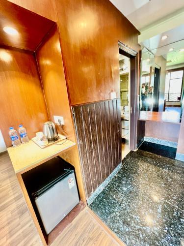 Sea Hawk Hill Luxury Resort Near Bhimtal Lake in Nainital Sea Hawk Hill Luxury Resort Near Bhimtal Lake in Nainital