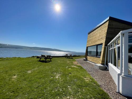 Spacious Sea View Home 5 miles from Inverness in Bogallan Spacious Sea View Home 5 miles from Inverness in Bogallan