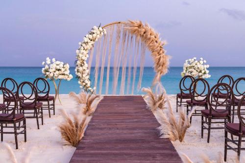Soba za sastanke / plesna dvorana, Embassy Suites by Hilton Aruba Resort in Noord Soba za sastanke / plesna dvorana, Embassy Suites by Hilton Aruba Resort in Noord