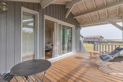 Exterior view, Un studio sur pilotis in Talais Exterior view, Un studio sur pilotis in Talais