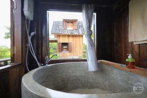 Hot tub, เฮือนขวัญข้าว in Chom Thong Hot tub, เฮือนขวัญข้าว in Chom Thong