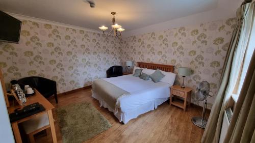 Bell Country Inn in Llanyre Bell Country Inn in Llanyre