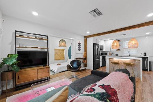 게스트 룸, Boho home:near beach/cruise/ airport/ cruises in 윌턴 매너스 게스트 룸, Boho home:near beach/cruise/ airport/ cruises in 윌턴 매너스