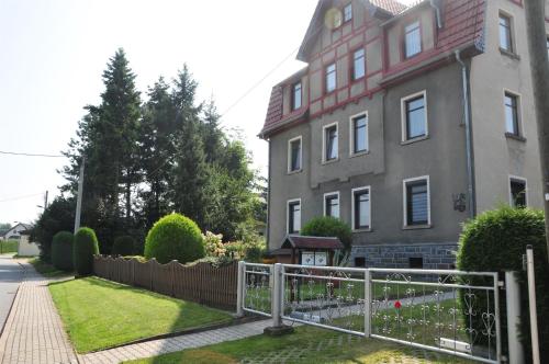 Buitenkant, FEWO An der Linde Mülsen (FEWO An der Linde Mulsen) in Lichtenstein Buitenkant, FEWO An der Linde Mülsen (FEWO An der Linde Mulsen) in Lichtenstein