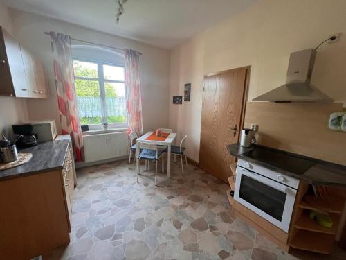 keuken, FEWO An der Linde Mülsen (FEWO An der Linde Mulsen) in Lichtenstein keuken, FEWO An der Linde Mülsen (FEWO An der Linde Mulsen) in Lichtenstein