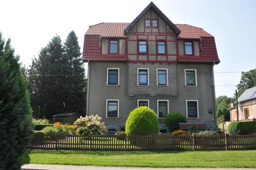 Buitenkant, FEWO An der Linde Mülsen (FEWO An der Linde Mulsen) in Lichtenstein Buitenkant, FEWO An der Linde Mülsen (FEWO An der Linde Mulsen) in Lichtenstein