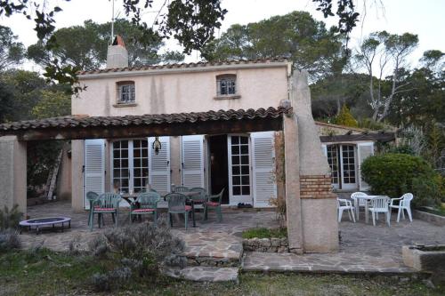 Maison provençale traditionnelle avec air conditionné (Maison provencale traditionnelle avec air conditionne) in Vallon de Coste Maison provençale traditionnelle avec air conditionné (Maison provencale traditionnelle avec air conditionne) in Vallon de Coste