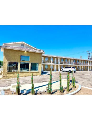 Exterior view, Super 8 by Wyndham Blythe in Blythe (CA) Exterior view, Super 8 by Wyndham Blythe in Blythe (CA)