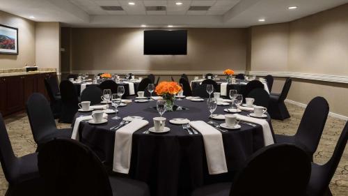 Tárgyalóterem/bálterem, DoubleTree Suites by Hilton Hotel Cincinnati - Blue Ash in Sharonville (Ohio) Tárgyalóterem/bálterem, DoubleTree Suites by Hilton Hotel Cincinnati - Blue Ash in Sharonville (Ohio)