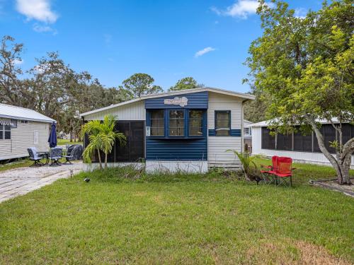 The Blue Bungalow in Plantation (FL) The Blue Bungalow in Plantation (FL)