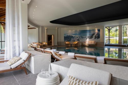 Vistas, Hotel Royal in Evian-les-Bains Vistas, Hotel Royal in Evian-les-Bains