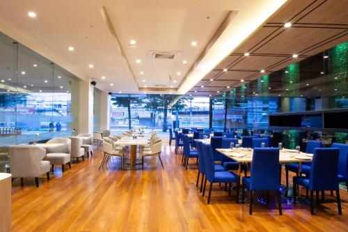 Restaurant, Le Srivaree Suvarnabhumi Airport Hotel near Huachiew Chalermprakiet University Restaurant, Le Srivaree Suvarnabhumi Airport Hotel near Huachiew Chalermprakiet University