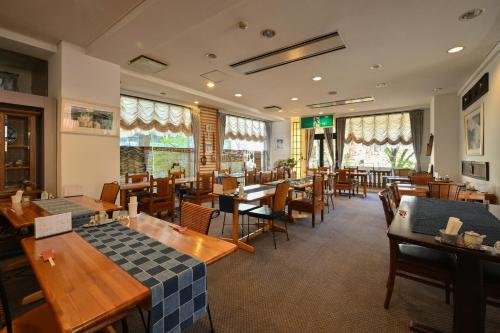 Restaurant, Tsugaike Hill Top Terrace in Hakuba Restaurant, Tsugaike Hill Top Terrace in Hakuba