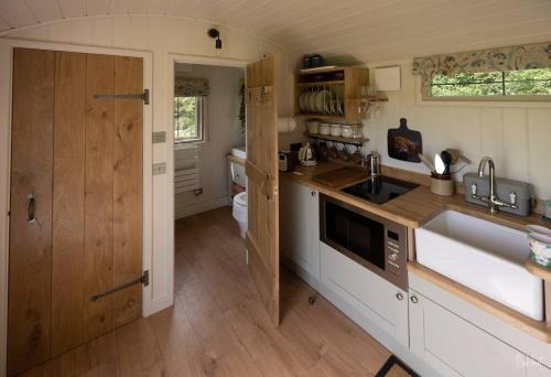 Shepherds Huts Tansy & Ethel in rural Sussex in Arundel Shepherds Huts Tansy & Ethel in rural Sussex in Arundel