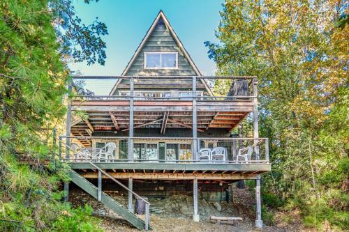 Alford Family Lodge in Bass Lake (CA) Alford Family Lodge in Bass Lake (CA)
