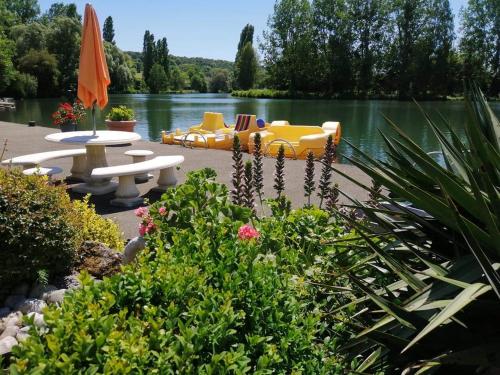 Water park, Grand Gite ideal pour famille 10 personnes in Aumale Water park, Grand Gite ideal pour famille 10 personnes in Aumale