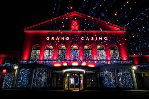 Casino, Grand Gite ideal pour famille 10 personnes in Aumale Casino, Grand Gite ideal pour famille 10 personnes in Aumale