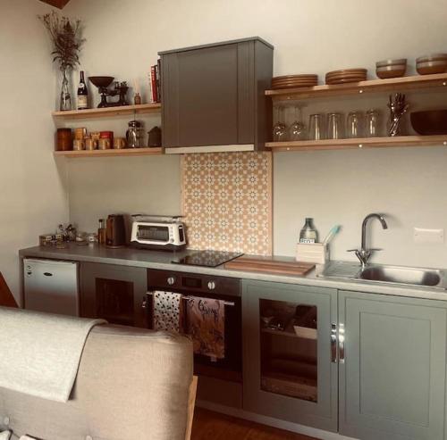 The Cabin at Shambala- now with sauna available to book! in Robin Hood's Bay The Cabin at Shambala- now with sauna available to book! in Robin Hood's Bay