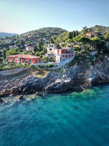 VILLA FLORA ARGENTARIO in Porto Santo Stefano VILLA FLORA ARGENTARIO in Porto Santo Stefano