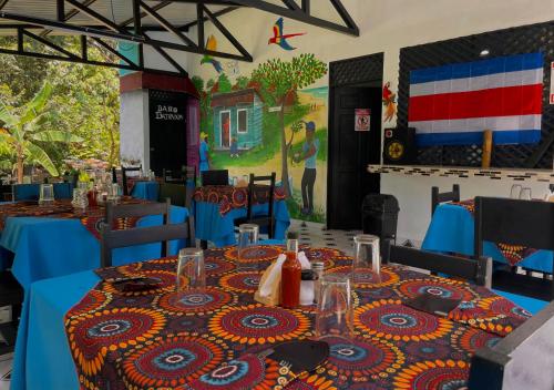 Salón de banquetes, Carey Lodging in Tortuguero Salón de banquetes, Carey Lodging in Tortuguero