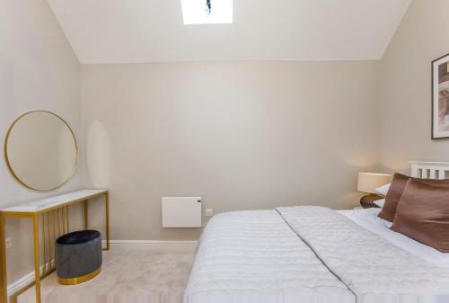 Crescent Court modern and luxurious Apartments York