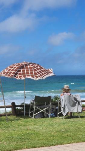 пляж, 25 On Rooiels in Моссел-Бей пляж, 25 On Rooiels in Моссел-Бей