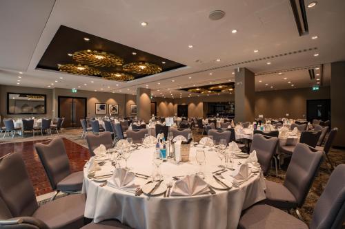 חדרי ישיבות / אולמי אירועים, DoubleTree by Hilton Woking in ווקינג חדרי ישיבות / אולמי אירועים, DoubleTree by Hilton Woking in ווקינג