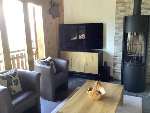 Shared lounge/TV area, Dorril SUNNY & QUIET chalet 10 pers by Alpvision Residences in Clebes Shared lounge/TV area, Dorril SUNNY & QUIET chalet 10 pers by Alpvision Residences in Clebes